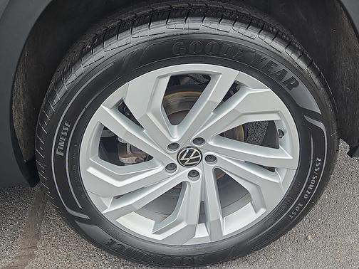 2023 Volkswagen Atlas 3.6L SE w/Technology