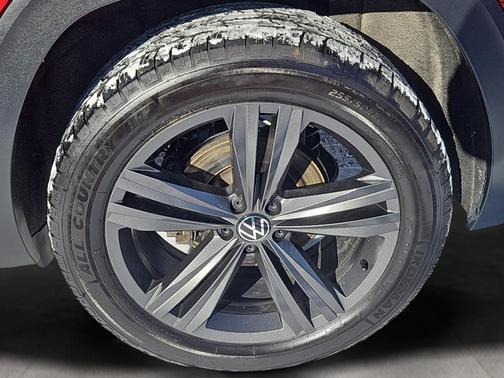 2021 Volkswagen Atlas 3.6 V6 SE w/ Technology R-Line