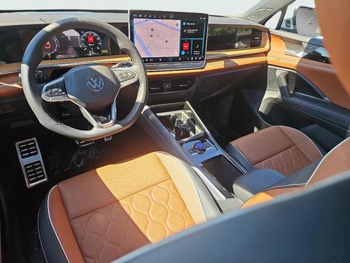 2025 Volkswagen Tiguan 2.0T SEL R-Line