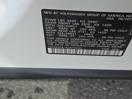 2025 Volkswagen Atlas 2.0T SEL Premium R-Line