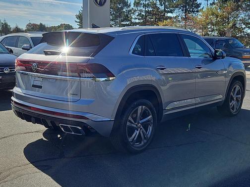 2024 Volkswagen Atlas Cross Sport 2.0T SEL R-Line