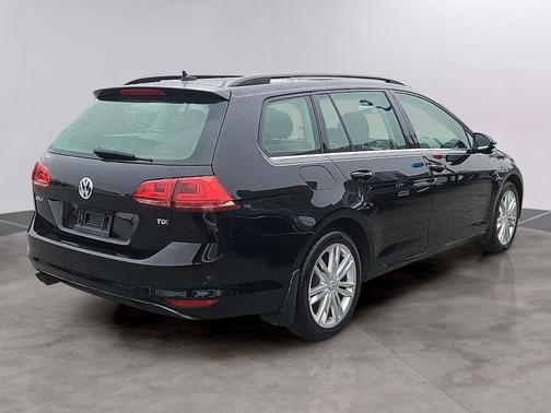 2015 Volkswagen Golf SportWagen TDI SE 4-Door
