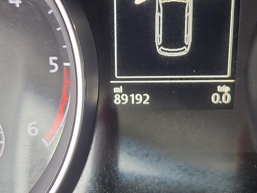 2015 Volkswagen Golf SportWagen TDI SE 4-Door