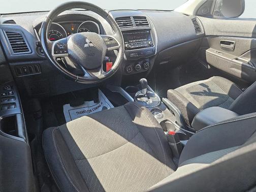 White 2014 Mitsubishi Outlander Sport ES