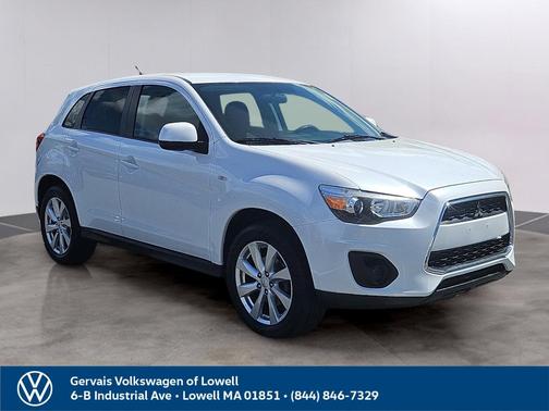 White 2014 Mitsubishi Outlander Sport ES