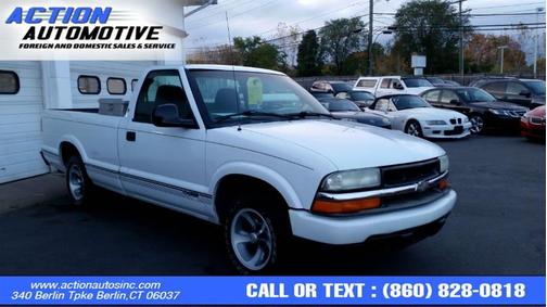 2003 Chevrolet S-10 Base