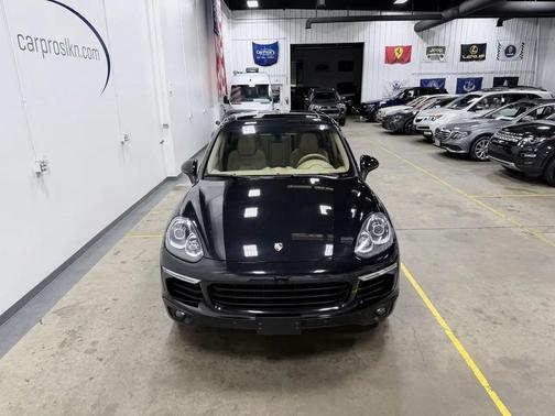 Jet Black Metallic 2017 Porsche Cayenne Platinum Edition