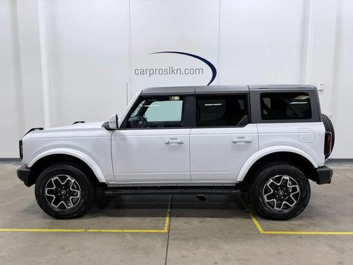 Oxford White 2023 Ford Bronco Outer Banks