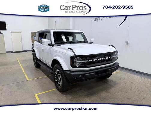 Oxford White 2023 Ford Bronco Outer Banks