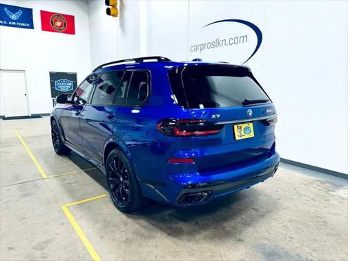 2024 BMW X7 M60i