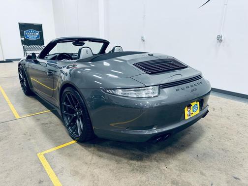 2015 Porsche 911 Carrera GTS