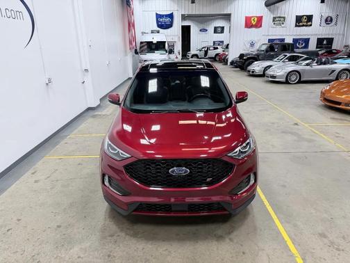 Ruby Red Metallic Tinted Clearcoat 2019 Ford Edge ST