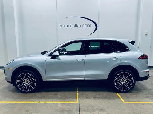 2016 Porsche Cayenne Cayenne