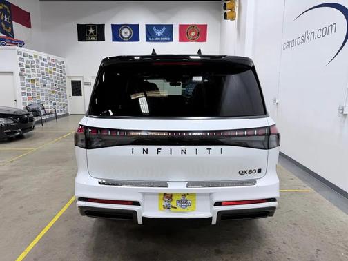 Radiant White 2025 INFINITI QX80 AUTOGRAPH AWD