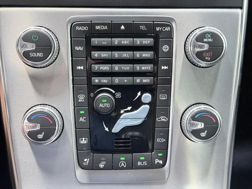 Bright Silver Metallic 2018 Volvo S60 Inscription T5