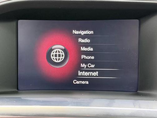 Bright Silver Metallic 2018 Volvo S60 Inscription T5