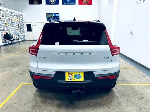 2022 Volvo XC40 T5 R-Design