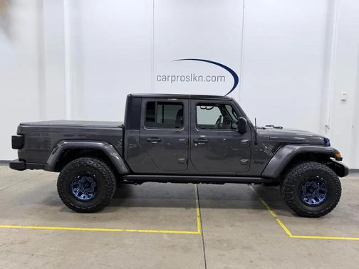 Granite Crystal Metallic 2022 Jeep Gladiator Willys 4x4