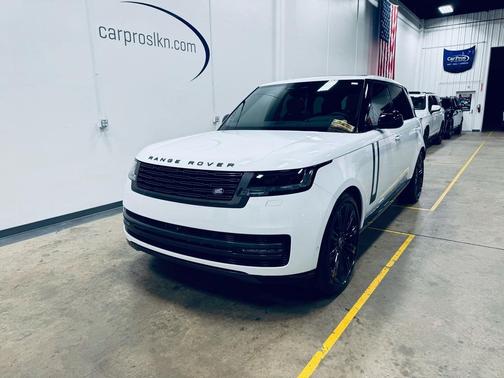 2025 Land Rover Range Rover P530 SE 7 Seat