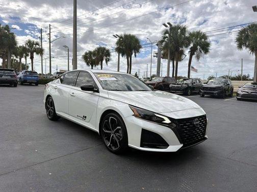 2023 Nissan Altima 2.5 SR