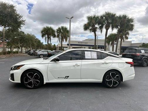 2023 Nissan Altima 2.5 SR