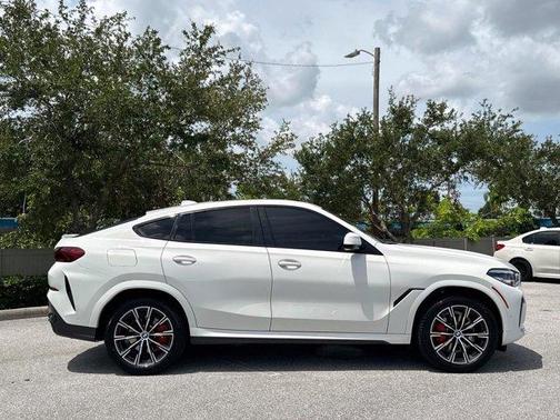 2022 BMW X6 xDrive40i