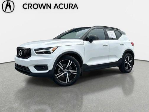2022 Volvo XC40 T5 R-Design