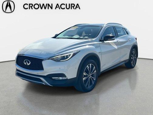 2017 INFINITI QX30 Premium
