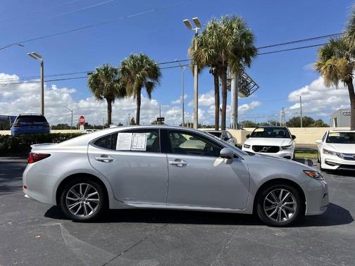 2018 Lexus ES 300h Base