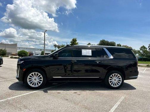 2022 Cadillac Escalade ESV Luxury