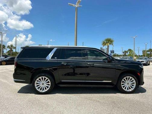 2022 Cadillac Escalade ESV Luxury
