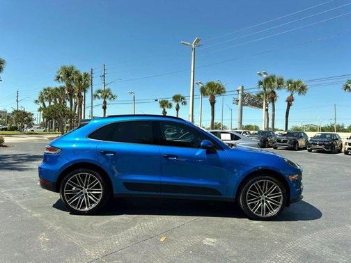 2020 Porsche Macan Base