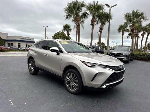 2022 Toyota Venza LE