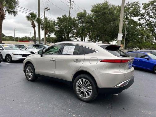 2022 Toyota Venza LE