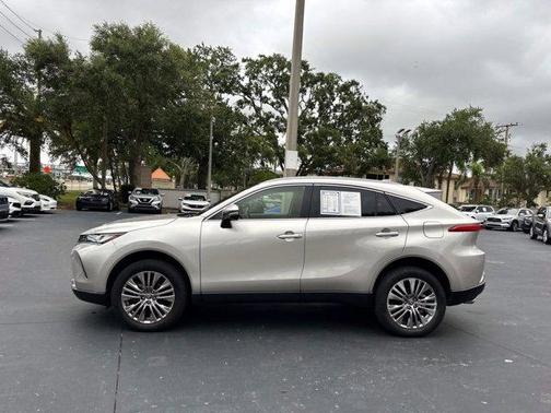 2022 Toyota Venza LE