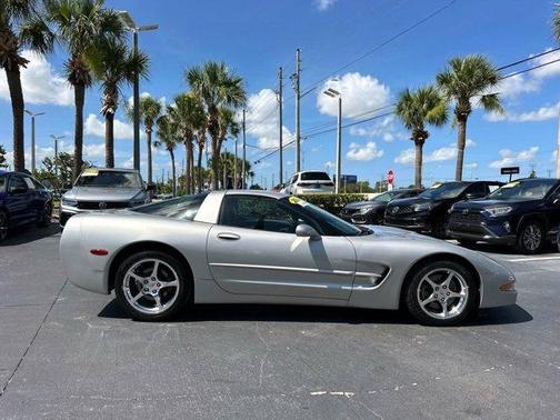 2004 Chevrolet Corvette Base