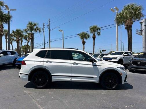 2022 Volkswagen Tiguan 2.0T SE R-Line Black