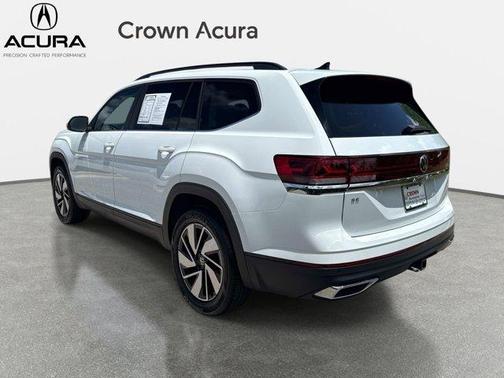Pure White 2024 Volkswagen Atlas 2.0T SE w/Technology