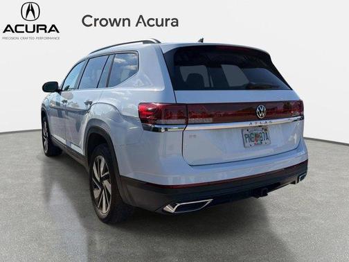 Pure White 2024 Volkswagen Atlas 2.0T SE w/Technology