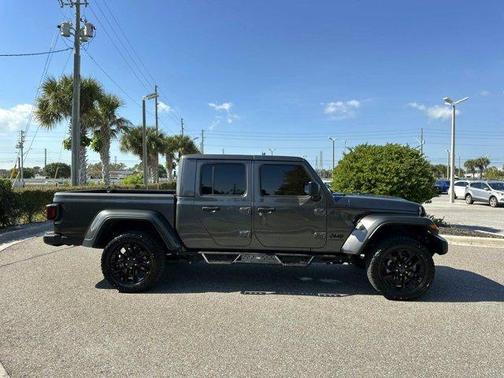 2024 Jeep Gladiator Nighthawk