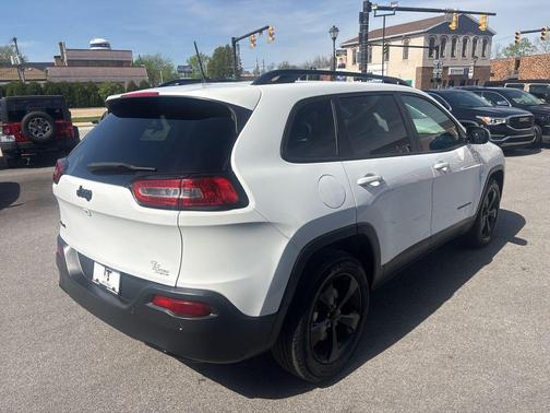 Bright White Clearcoat 2018 Jeep Cherokee Limited