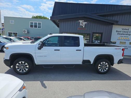 Summit White 2025 Chevrolet Silverado 2500 Custom