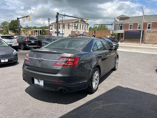 2017 Ford Taurus Limited