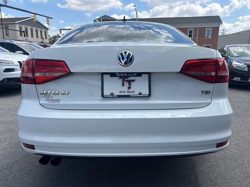White 2015 Volkswagen Jetta Auto SE w/Connectivity