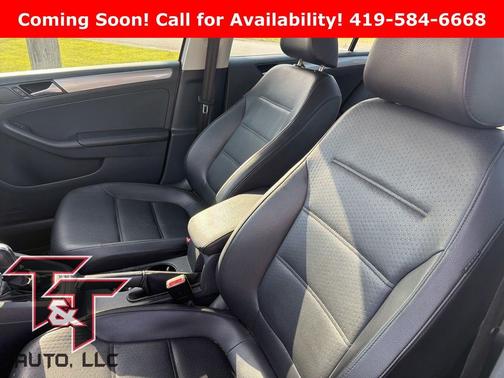 White 2015 Volkswagen Jetta Auto SE w/Connectivity