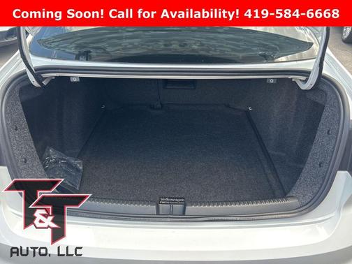 White 2015 Volkswagen Jetta Auto SE w/Connectivity