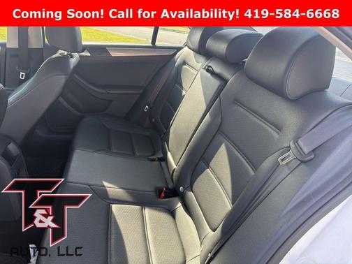 White 2015 Volkswagen Jetta Auto SE w/Connectivity