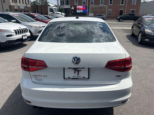 White 2015 Volkswagen Jetta Auto SE w/Connectivity