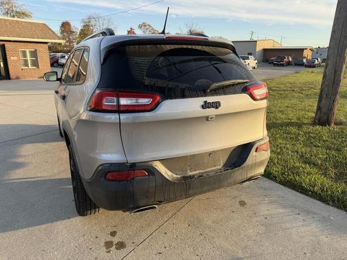 2016 Jeep Cherokee Altitude