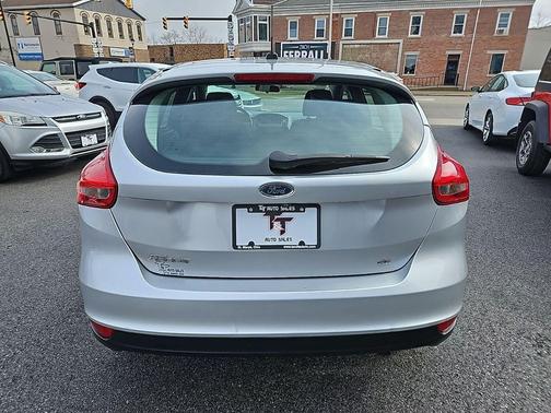 Ingot Silver 2018 Ford Focus SE